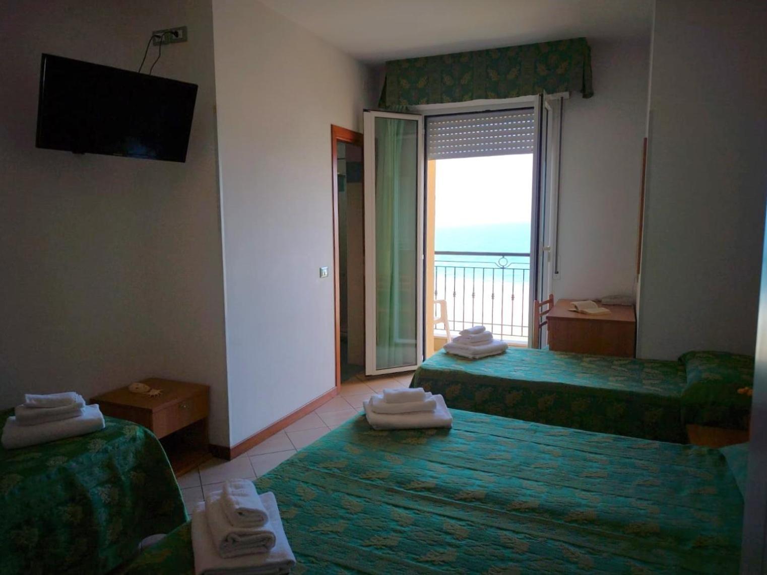 Hotel Belvedere Misano Adriatico Ngoại thất bức ảnh