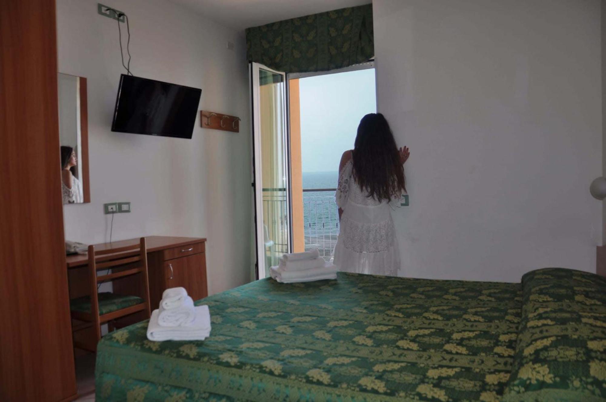 Hotel Belvedere Misano Adriatico Ngoại thất bức ảnh